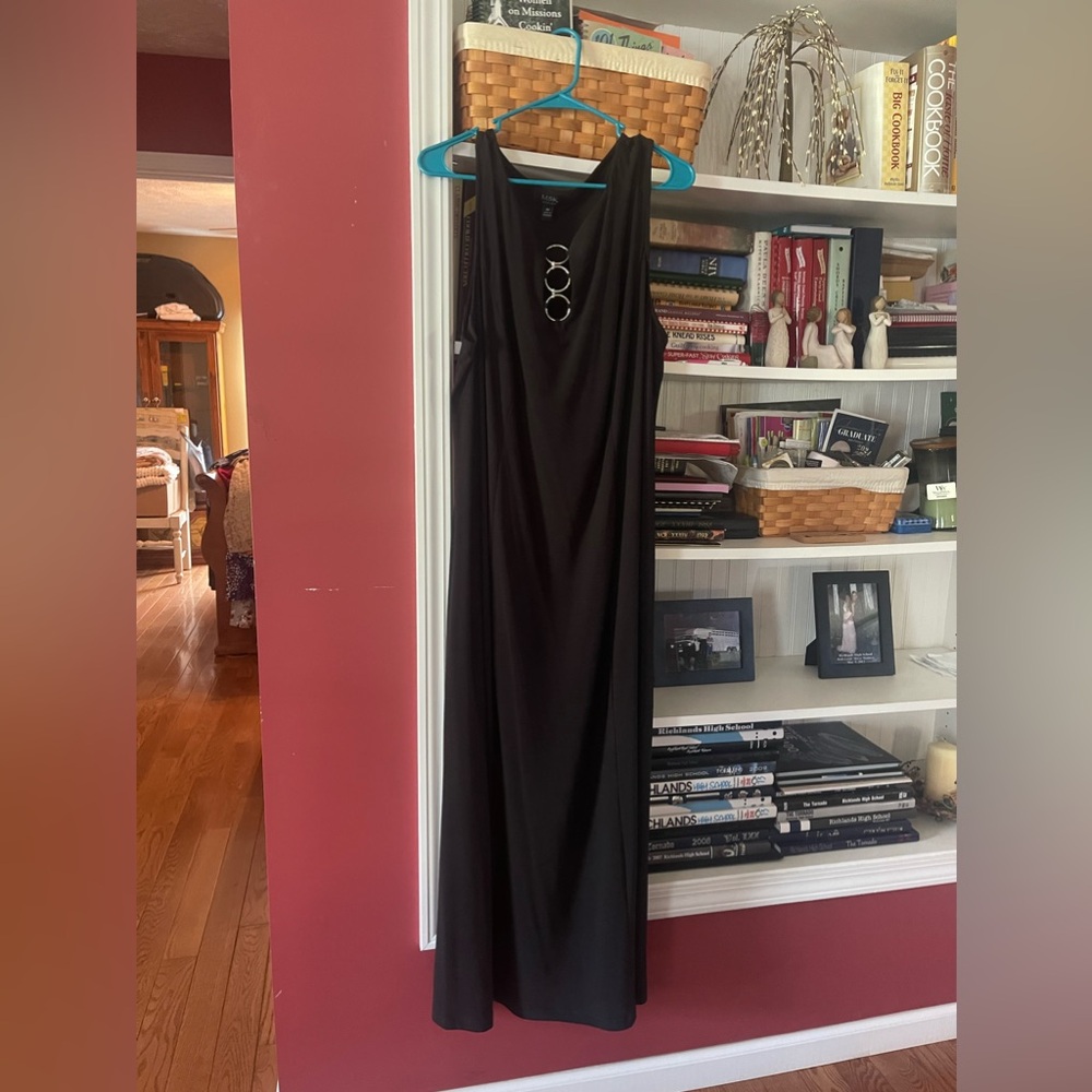 Sleeveless maxi dress in black with metal ring detailing